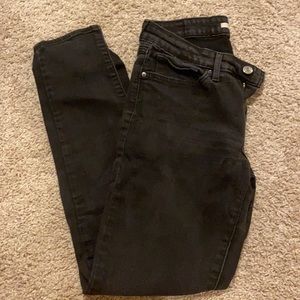 Levis Black skinny jeans size 29 5/$25💜
